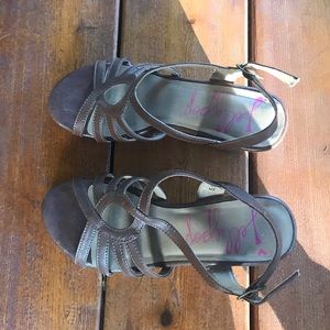 Women’s wedge sandals